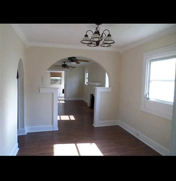 Building Photo - 423 N L St