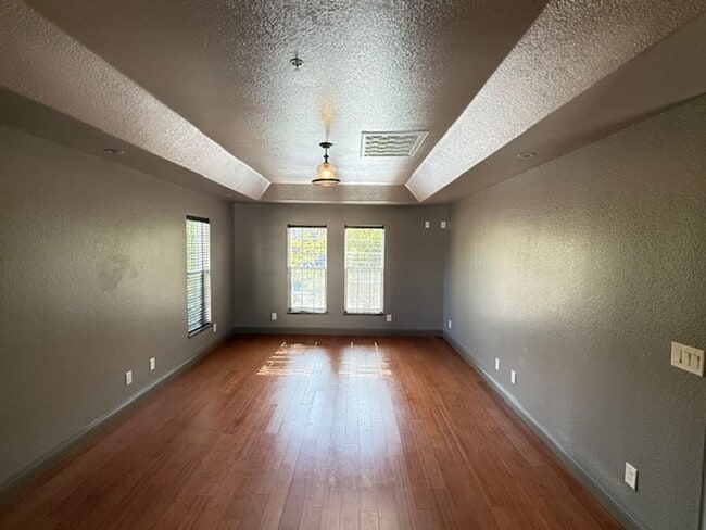 Building Photo - 2-Story Rodeo Home with Beautiful Spacious...