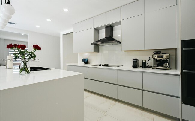 Building Photo - 8450 NW 169th Terrace