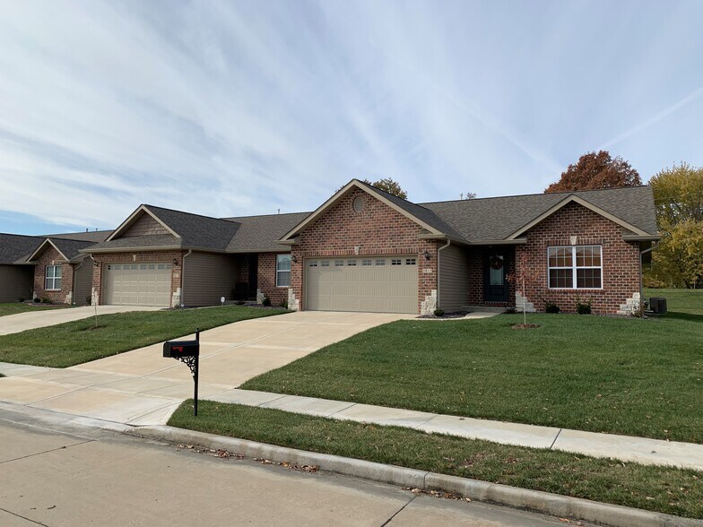 Building Photo - 5803 Executive Plaza Dr