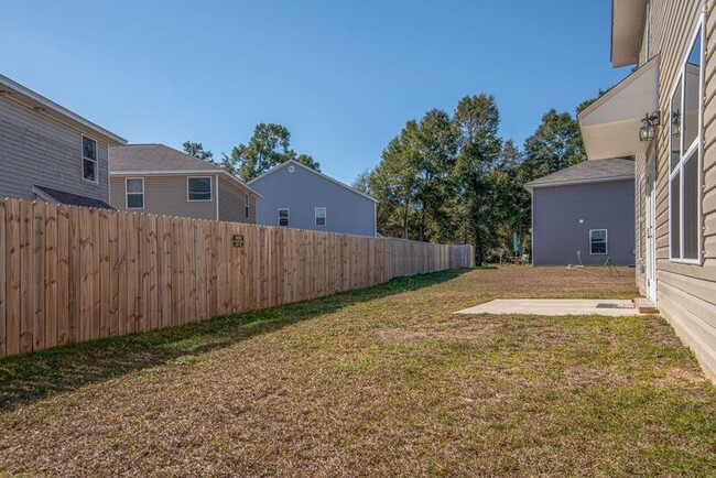 Building Photo - 6473 Flora Court