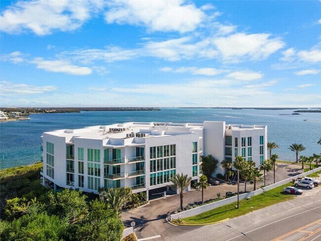 Building Photo - 1375 Beach Rd