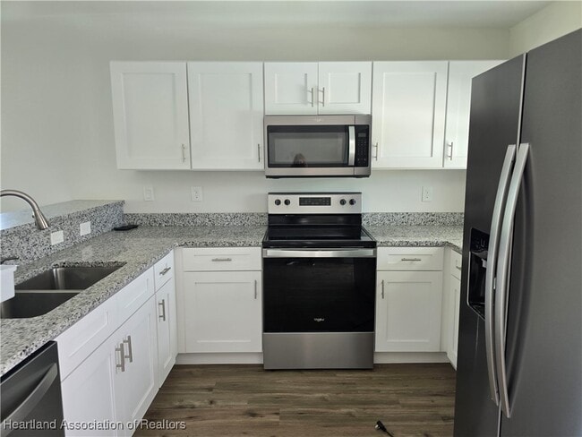 Building Photo - 6955 Dickinson Dr