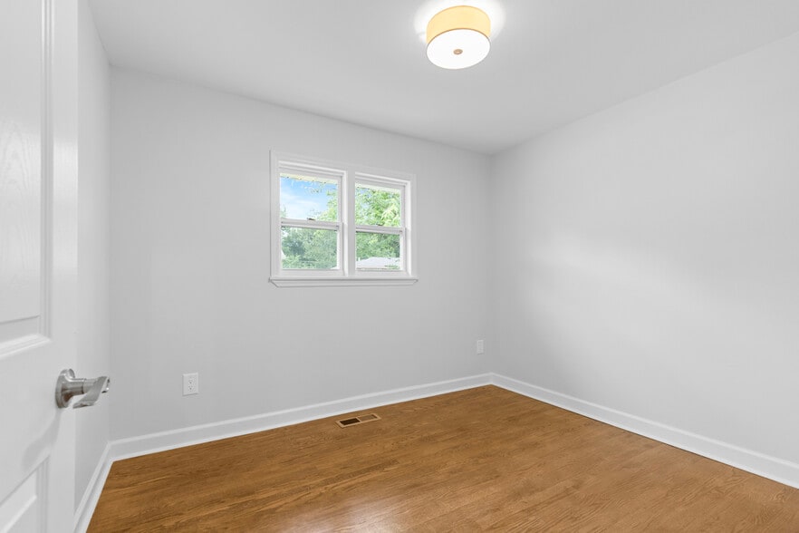 Building Photo - 4307 Colebrook Rd