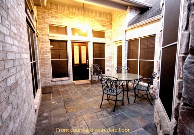 Building Photo - 10114 Crescent Bluff Ln