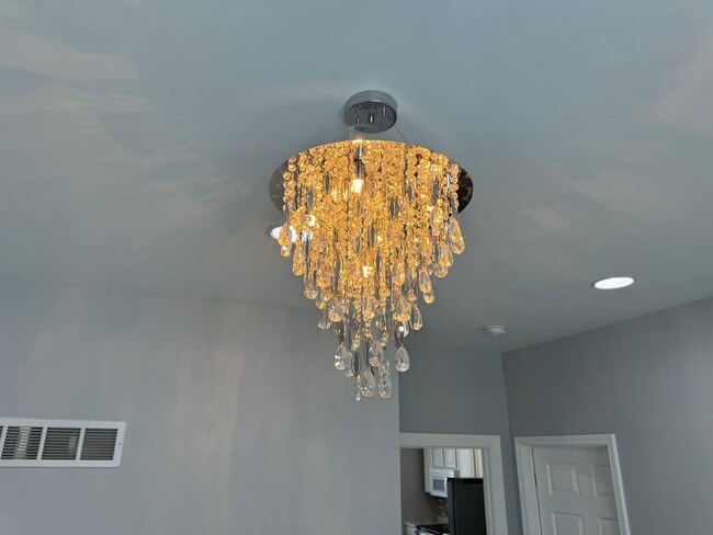 Building Photo - 4 BED, 3 BATH, Fully renovated Single Fami...