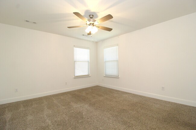 Building Photo - 1500 Ari Ave