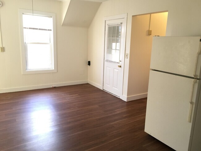 Building Photo - 239 Turner St