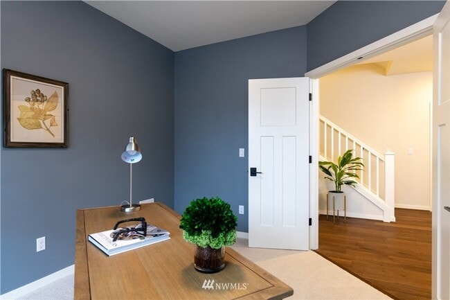 Building Photo - 4 Bedroom Oversized Home in Mountlake Terrace- Office Space and Charging Station