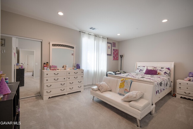 Building Photo - 39118 Forsythia Ln