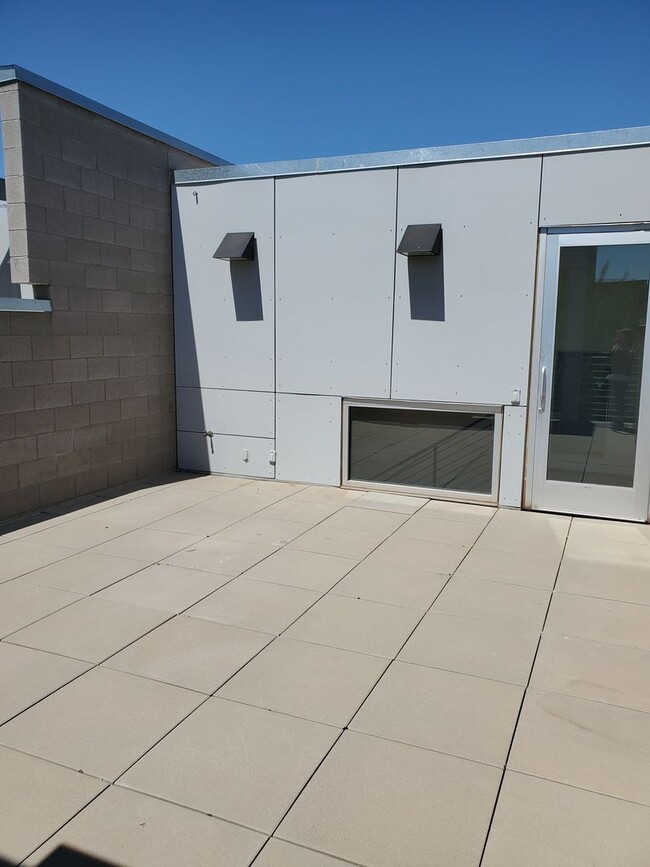 Building Photo - Townhome in Tempe