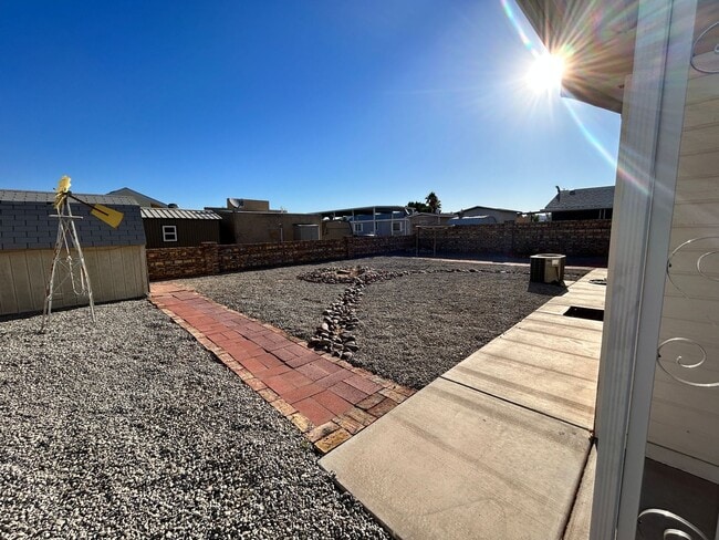 Building Photo - Charming 2-Bedroom 2-Bathroom Manufactured Home in Fortuna Foothills.
