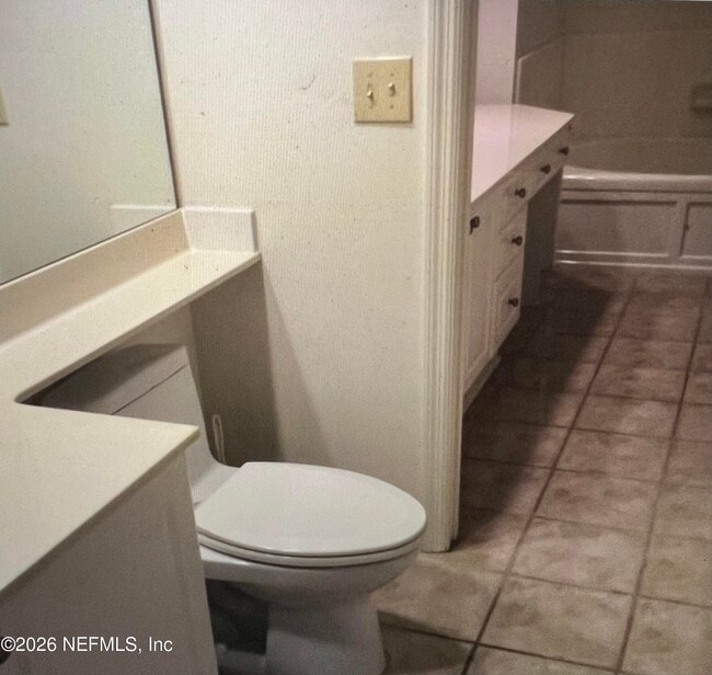 Building Photo - 400 E Bay St