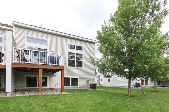 Building Photo - 10670 Ironwood Pkwy