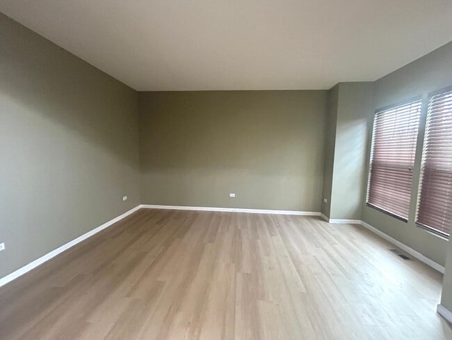 Building Photo - 346 Osage Dr