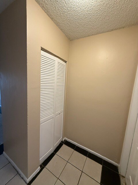 Building Photo - 3907