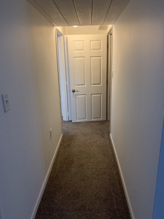 hallway - 1027 University Dr N