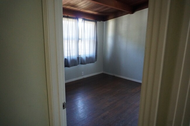 Building Photo - 141 Beverly Dr