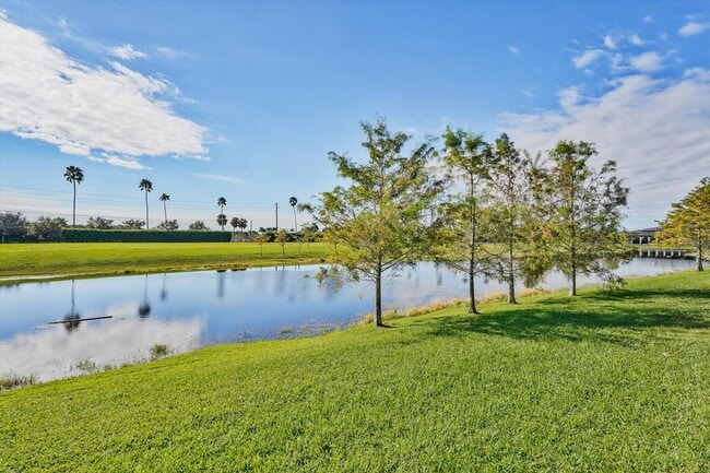 Building Photo - 2622 Country Golf Dr