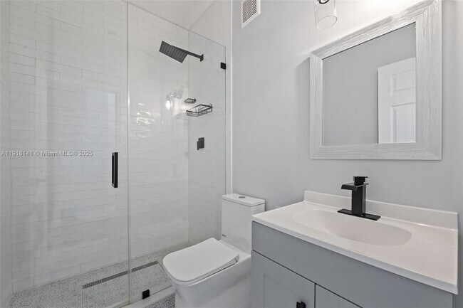 Building Photo - 874 NW 170th Terrace