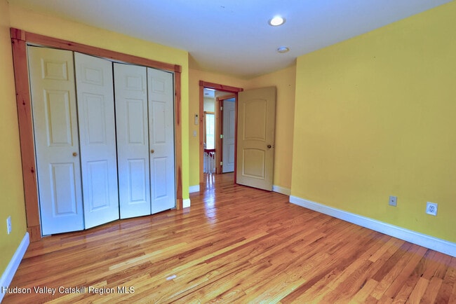 Building Photo - 153 Bross St