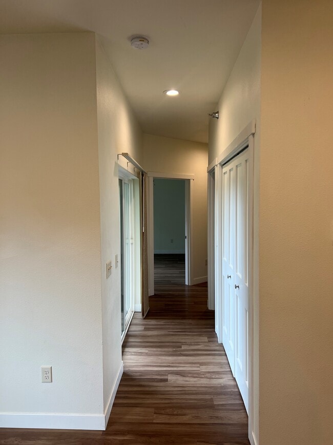 Hallway - 916 Cedar Dr