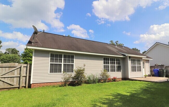 Building Photo - Grand Oaks Plantation