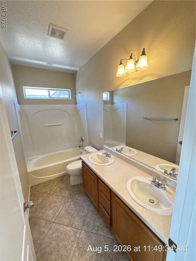 Building Photo - 711 Taliput Palm Pl