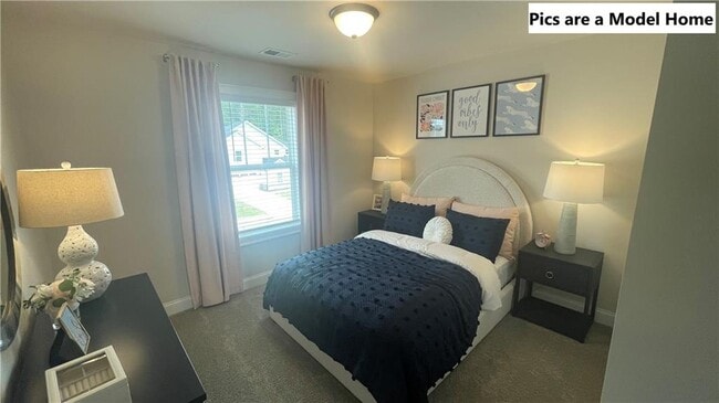 Building Photo - 3237 Madeira Dr