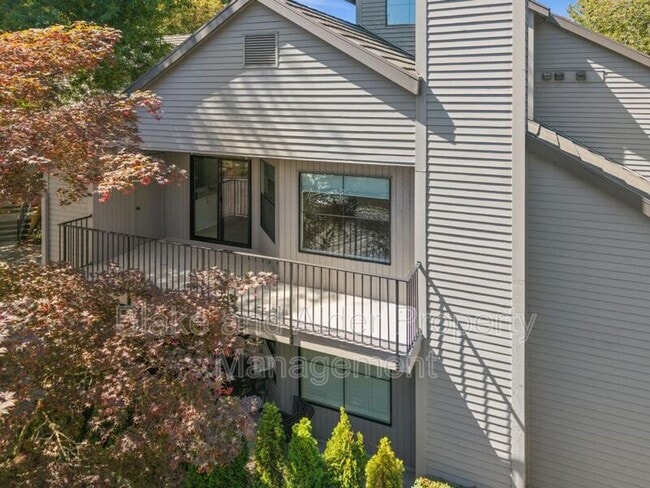 Building Photo - 4000 Carman Dr