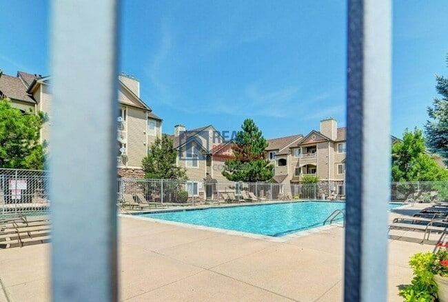 Building Photo - 8345 S Garland Cir