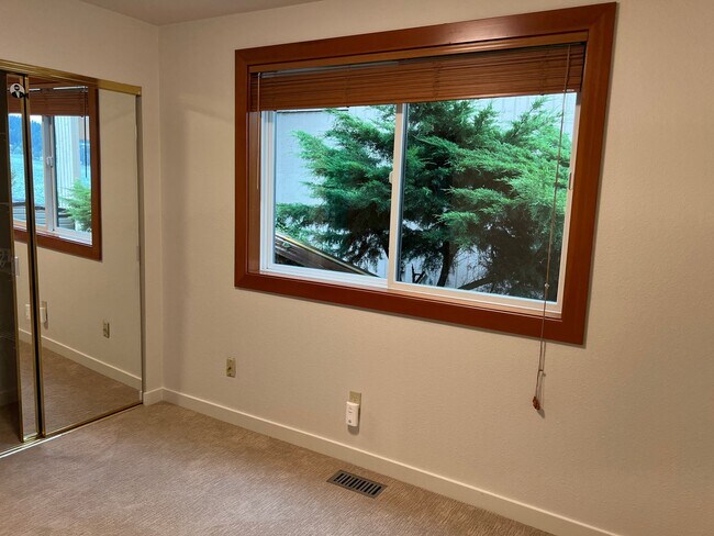 Building Photo - 1120 West Lake Sammamish Pkwy NE