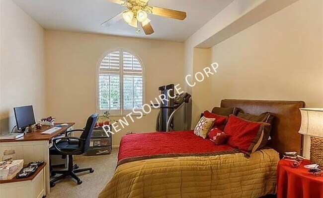 Building Photo - 22909 Redwood Ct