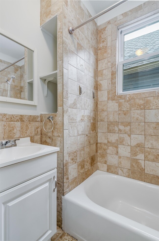 Building Photo - 121 W 19th St