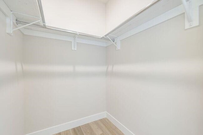 Building Photo - 304 61st St