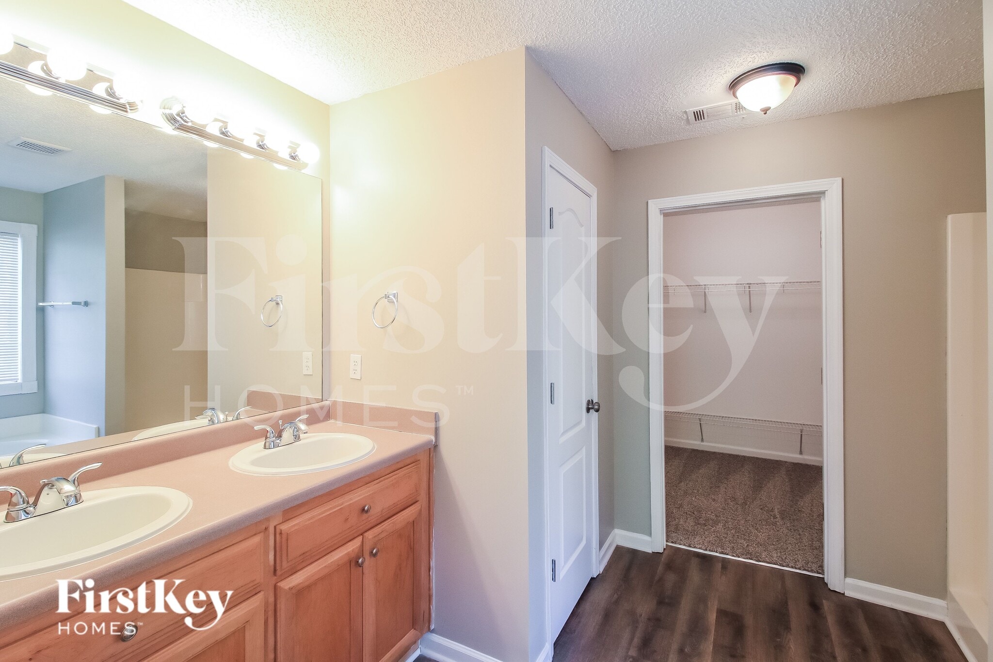 Building Photo - 531 Judith Court.