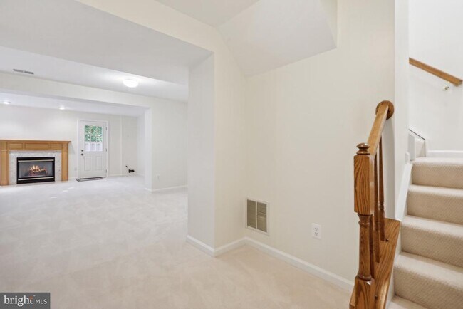 Building Photo - 7728 Effingham Square