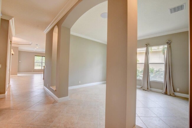 Building Photo - 6669 Cobia Cir