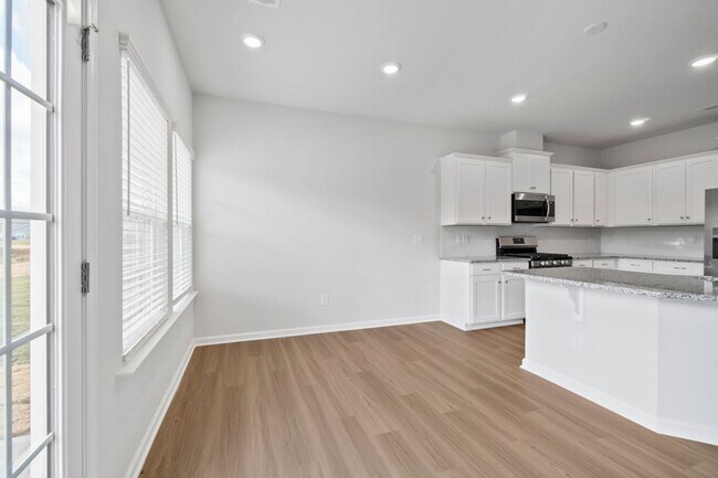 Building Photo - Almost Brand New Home 4 Bedroom with 2.5 b...