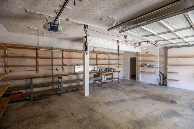 Building Photo - Hillside La Mesa, single family home, 3Bed...
