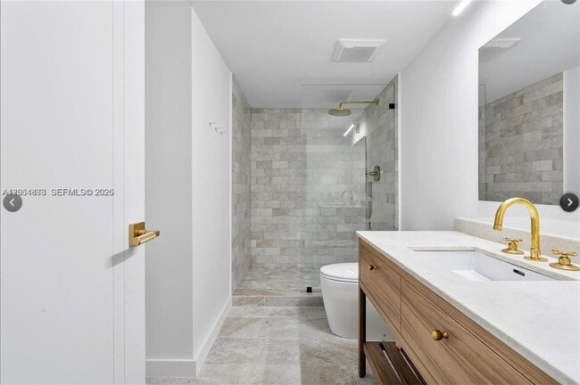 Building Photo - 2575 S Bayshore Dr