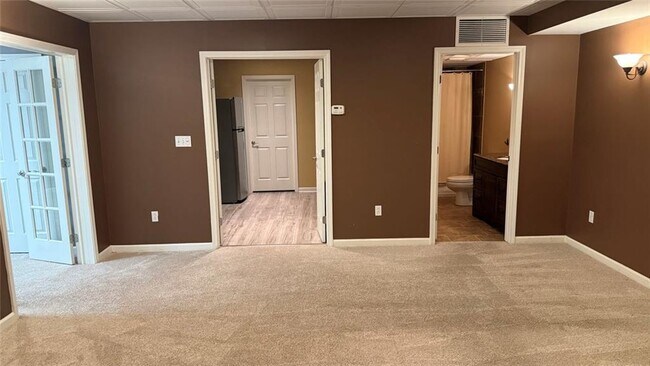 Building Photo - 2568 Alvecot Cir SE