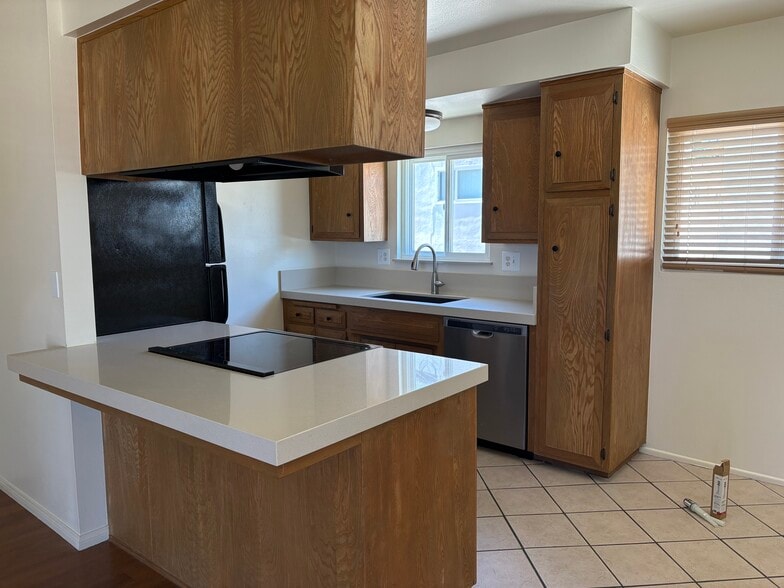 Building Photo - 1239 Amethyst St