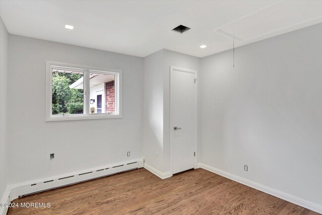 Building Photo - 5 Hilltop Ave