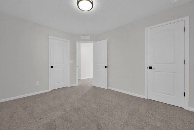 Building Photo - High End-New Build 5 Bed Home Plain City