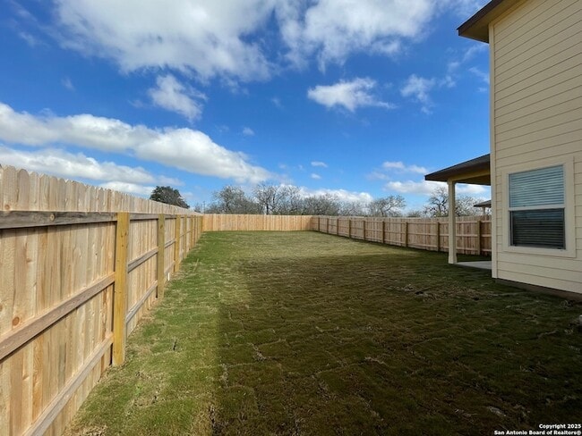 Building Photo - 405 Emma Dr