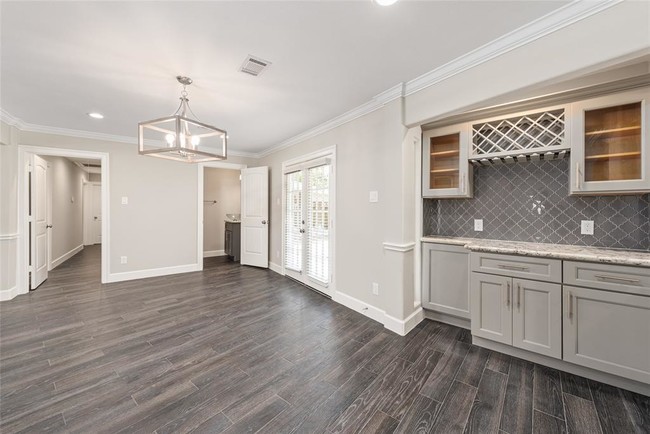 Building Photo - 3827 Linkview Dr