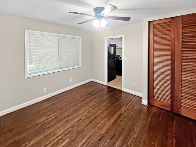 Building Photo - 244 E Haven Dr