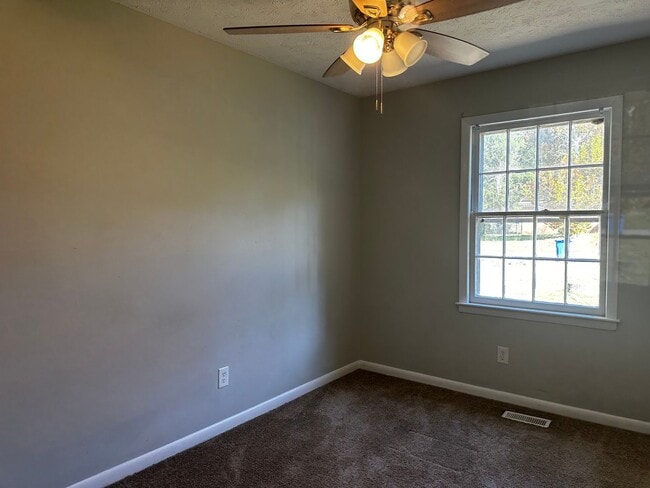 Building Photo - 6337 Paddington Ct