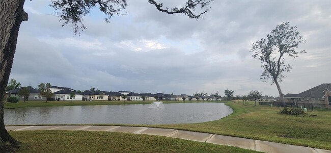 Building Photo - 201 Water Grass Trl